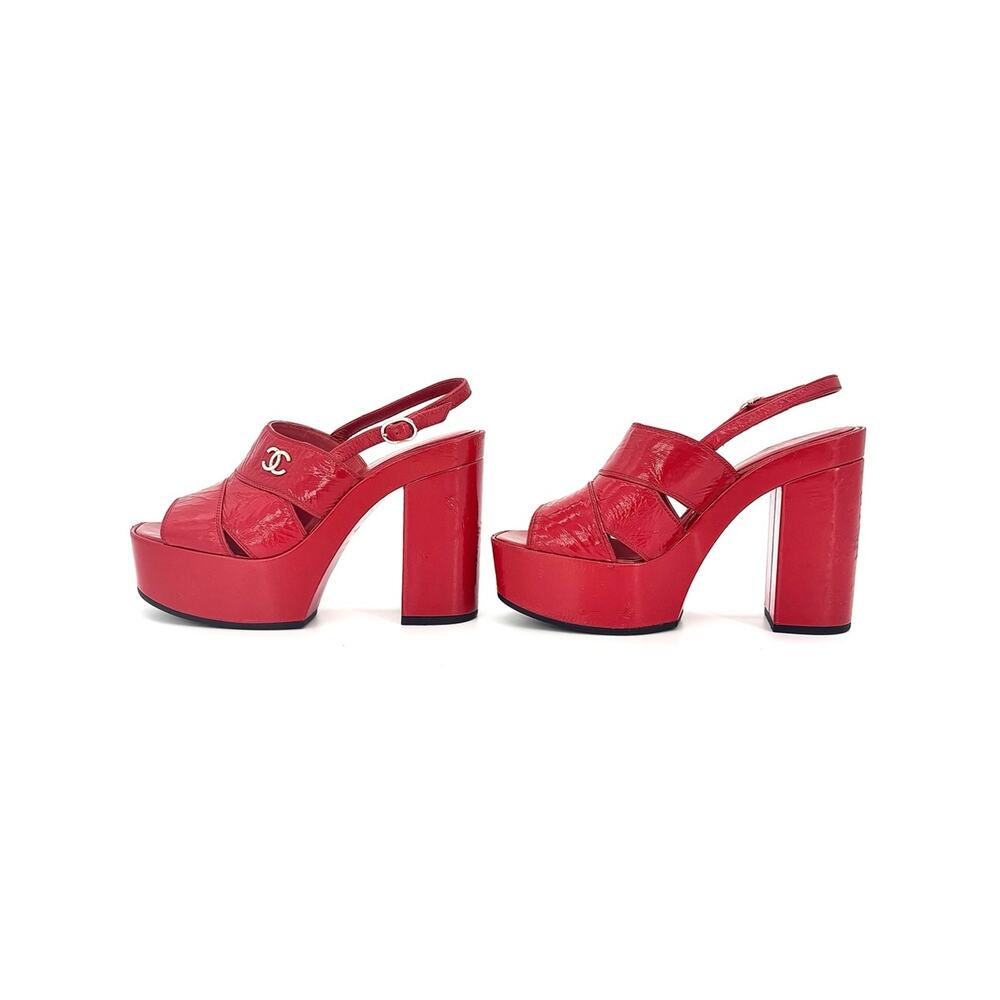 Chanel Interlocking CC Crumpled Patent Lambskin Red Platform Sandals 37 - Picture 5 of 11